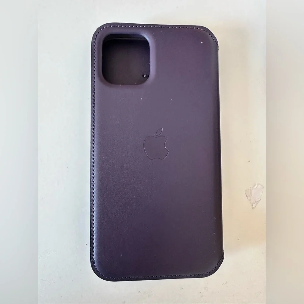 NEW! IPHONE 11 PRO LEATHER FOLIO